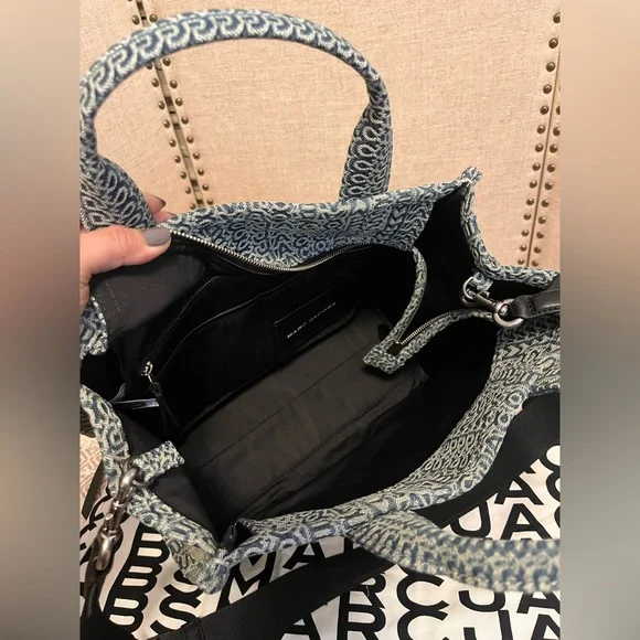 Marc Jacobs The Sun faded Medium tote denim bag - Picture 10 of 13